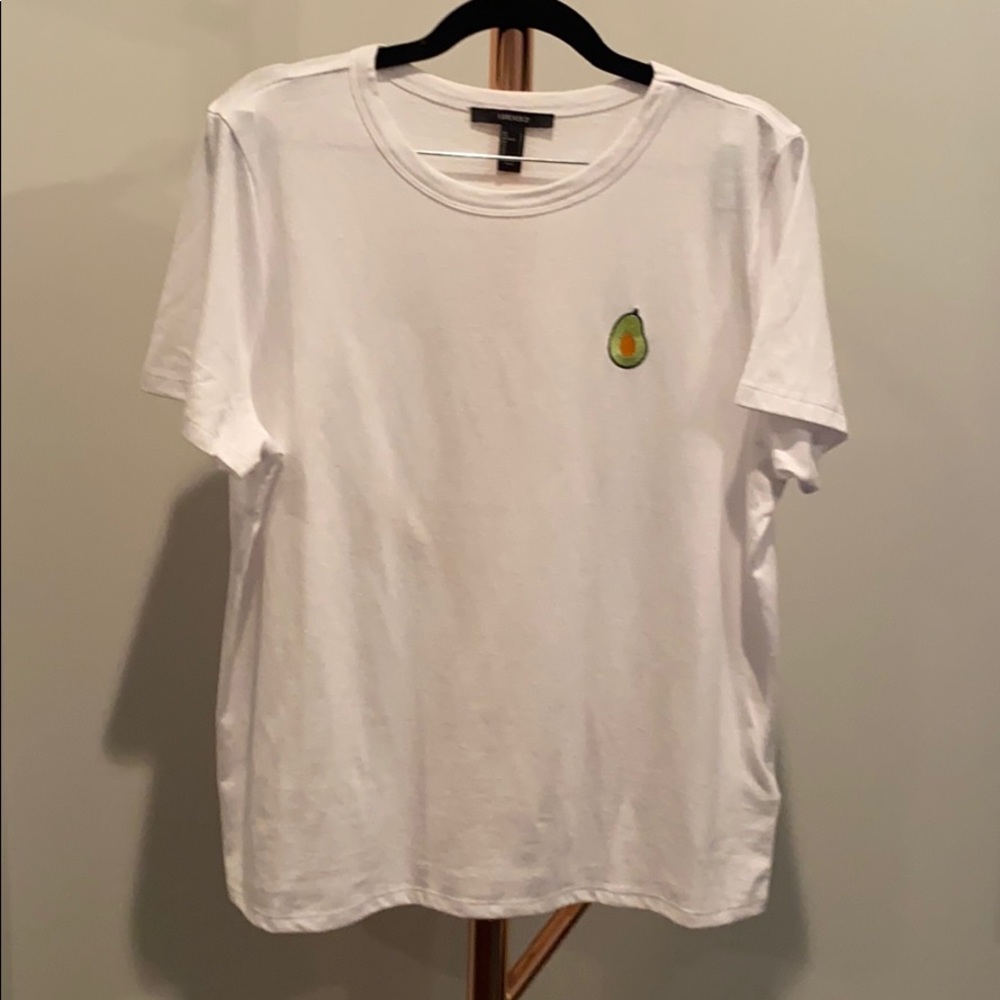 NWOT Forever 21 embroidered avocado tee 🥑 👚